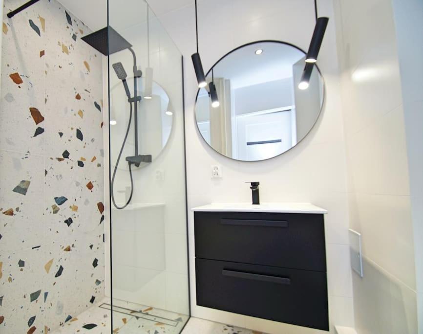 Apartament Korfantego Citycentre Z Widokiem Na Spodek Катовице Екстериор снимка