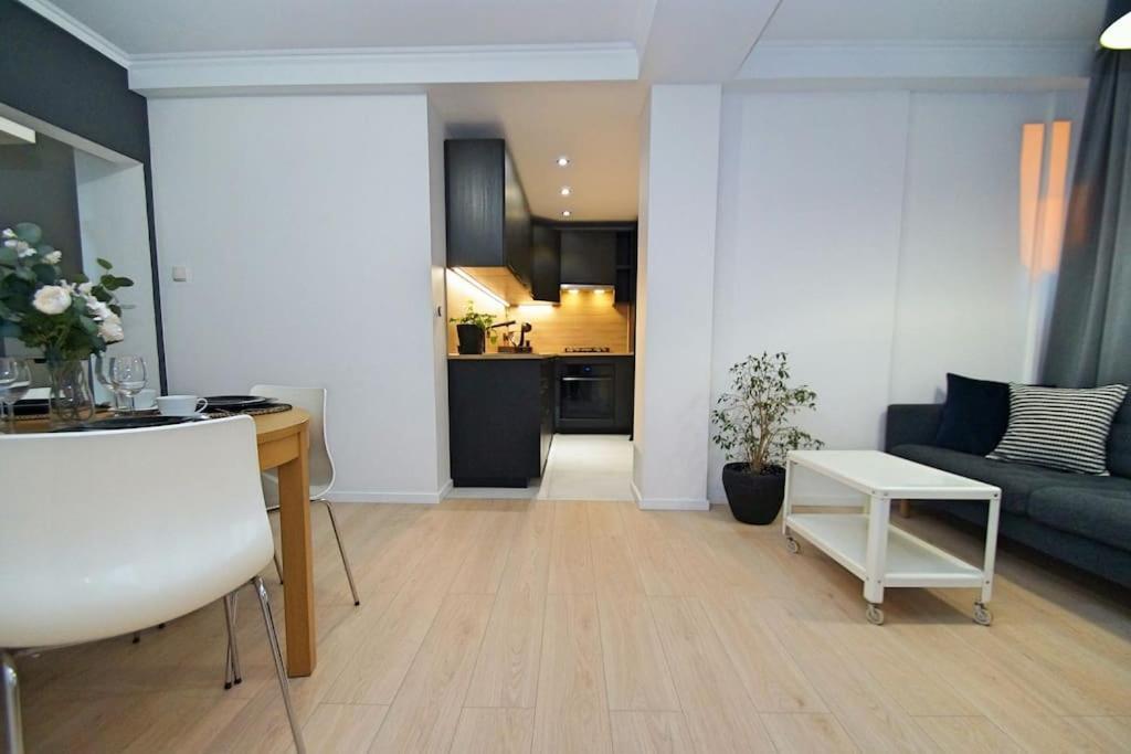Apartament Korfantego Citycentre Z Widokiem Na Spodek Катовице Екстериор снимка